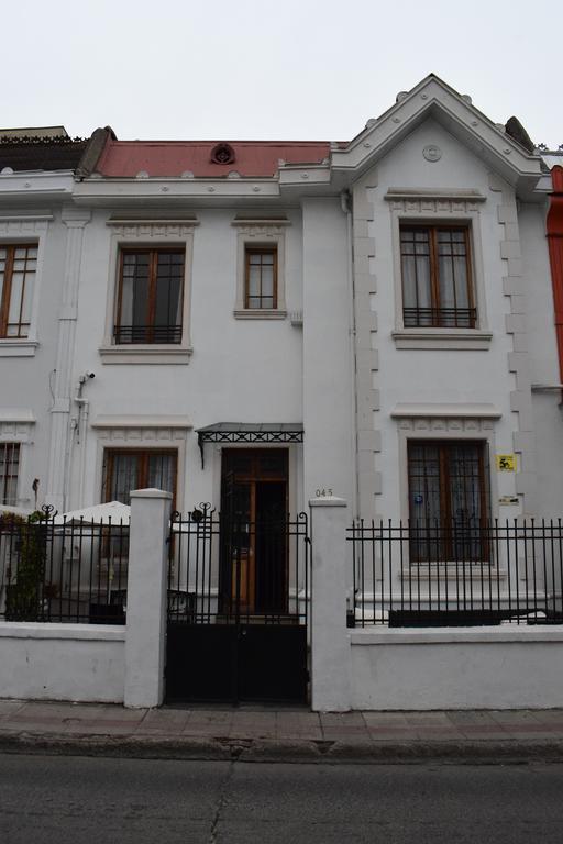 סנטיאגו Casa Roble Hostal Boutique מראה חיצוני תמונה